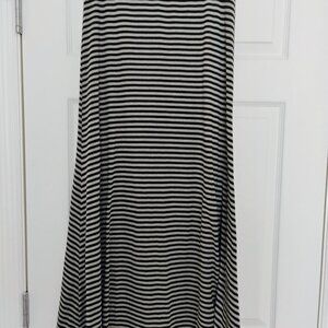 Dress Barn Black and White Stripped Maxi Skirt Size Small